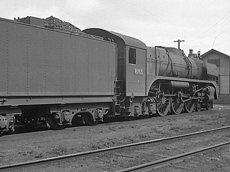 133454: Ararat Locomotive Depot R 765