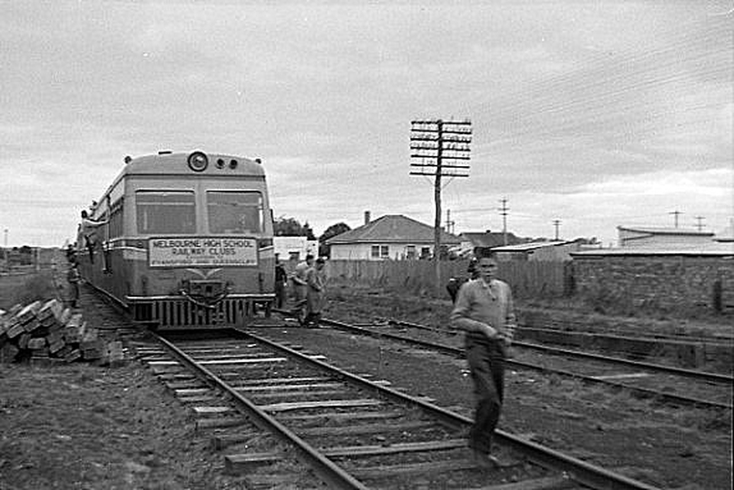 133464: Cheethams Siding Down Melbourne High School Railway Club Special 280 HP DRC