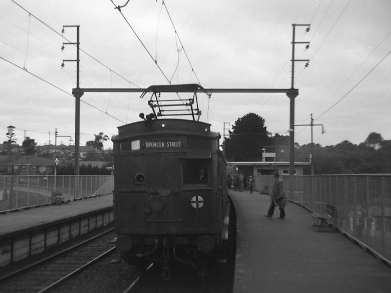 133480: Opening Day at Laburnam First revenue train Swing Door
