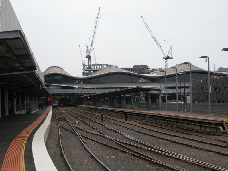 135004: Southern Cross View from No 2 platform extended towards concourse