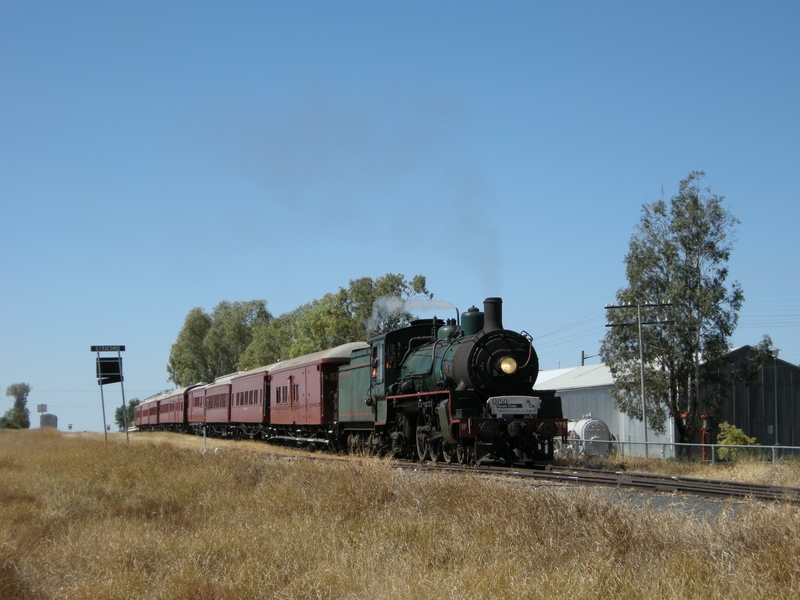 135116: Ilfracombe Up Queensland 150th Anniversary Special BB18 1079