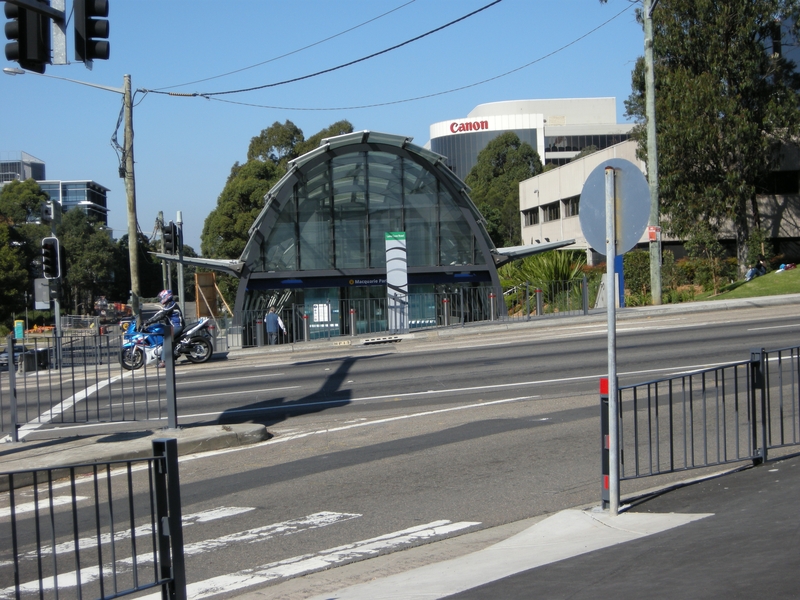 135295: Macquarie Park Station entrance at street level