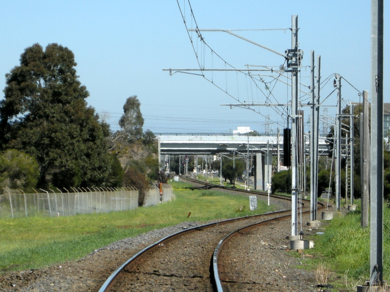 135586: Thomastown Looking South from South end level crossing