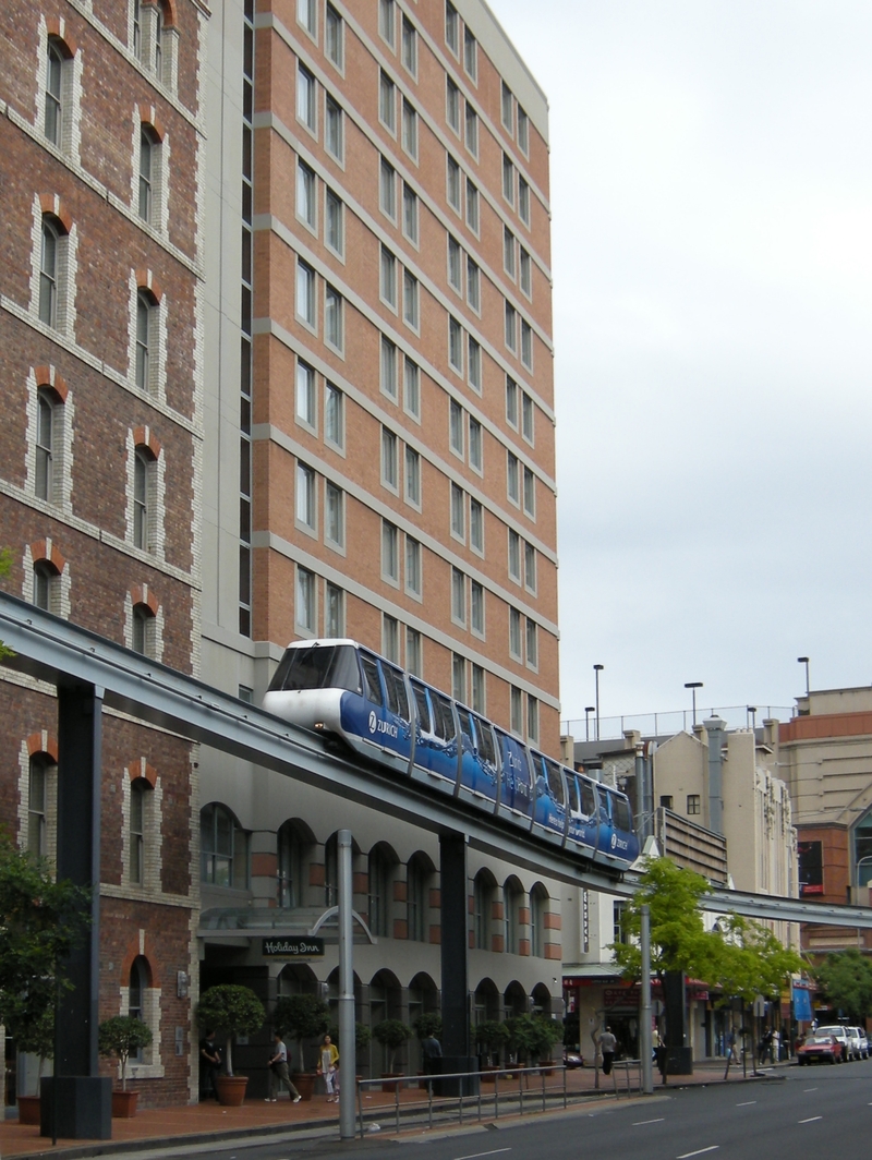 136208: Monorail Train passing Holiday Inn Darling Harbour