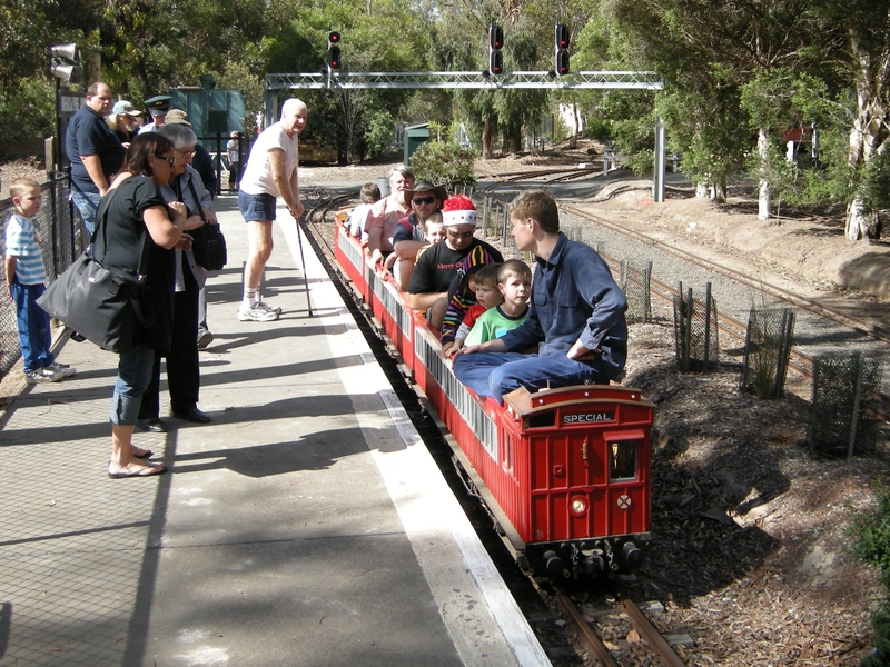 136248: Diamond Valley Railway Passenger 3-car Swing door at platform