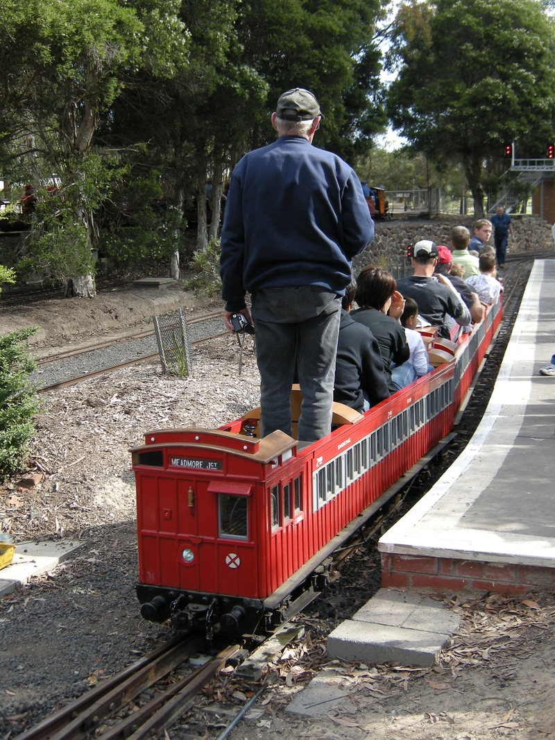 136263: Diamond Valley Railway Passenger 3-car Swing Door at platform