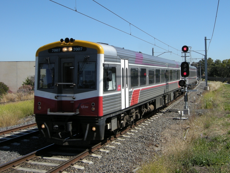 136295: Craigieburn Down Seymour Passenger 2 x Sprinters 7007 leading