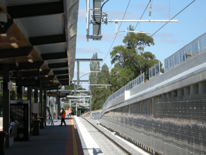 136400: Nunawading Down platform looking towards Melbourne