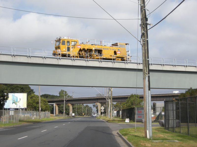 136407: Tottenham B Direct NE to SW Bridge over Sunshine Road Track Machine