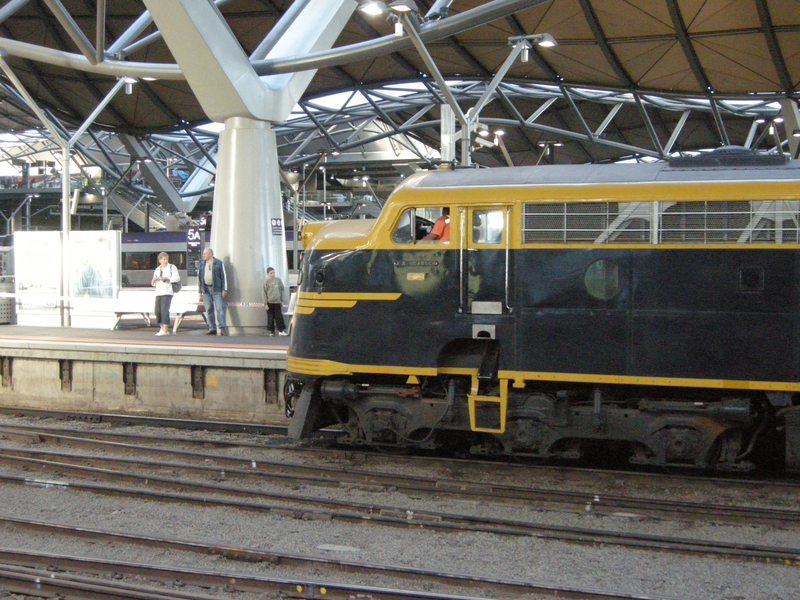 136468: Southern Cross Platform 3 Up SRHC Special B 74T 378