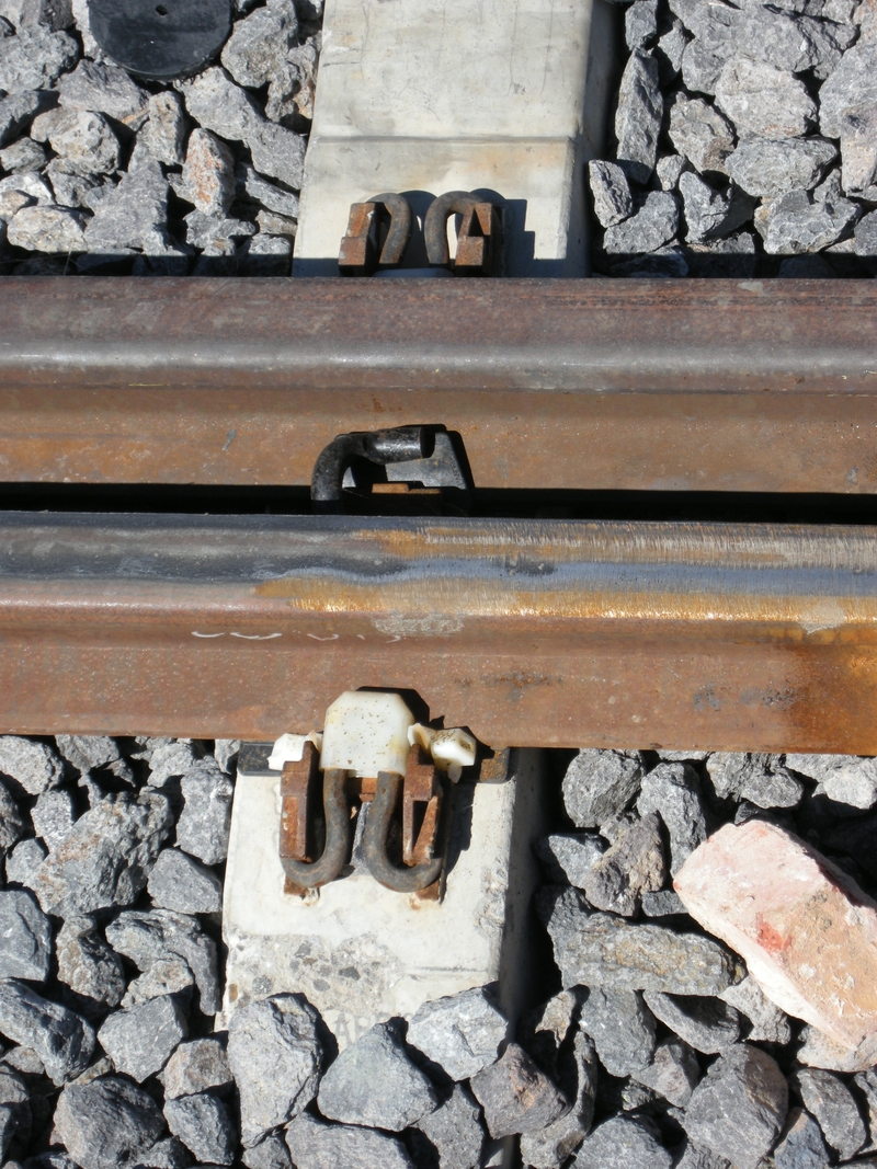 136482: Maryborough dual gauge rails and fittings at Mildura end of platform