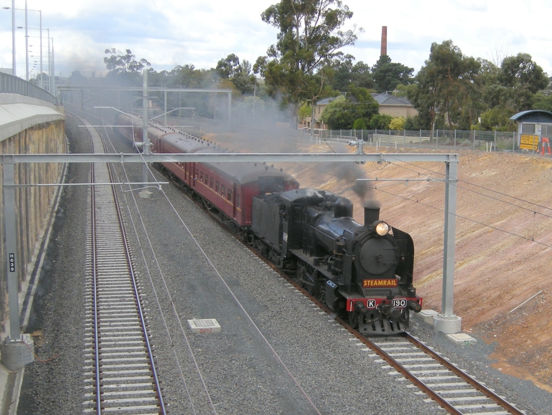 136783: Nunawading Up Steamrail Special K 190 leading