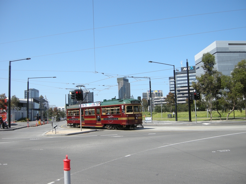 137248: Harbour Esplanade at Bourke Street Southbound City Circle SW6 888