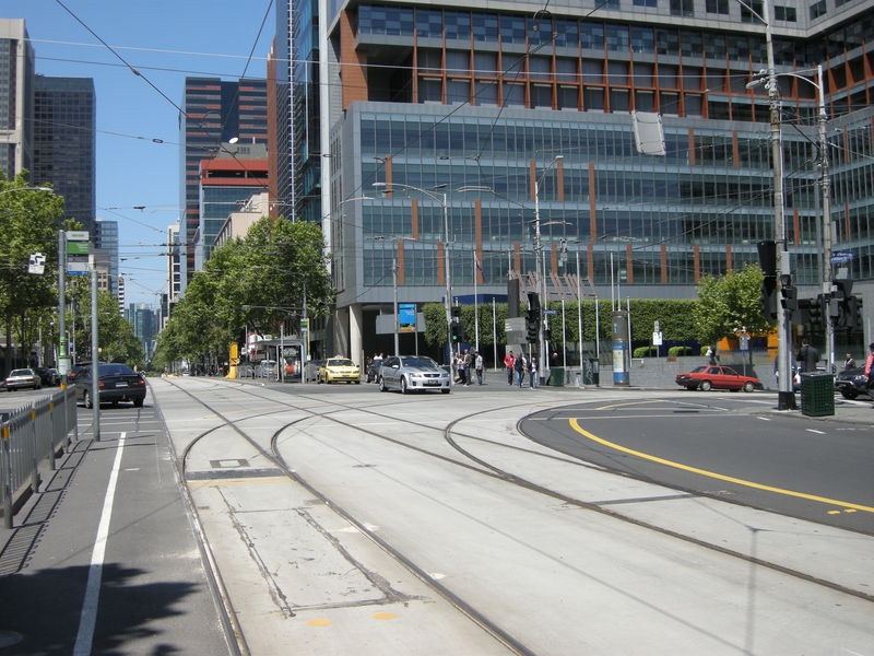 137278: William Street at Latrobe Street showing connecting tracks