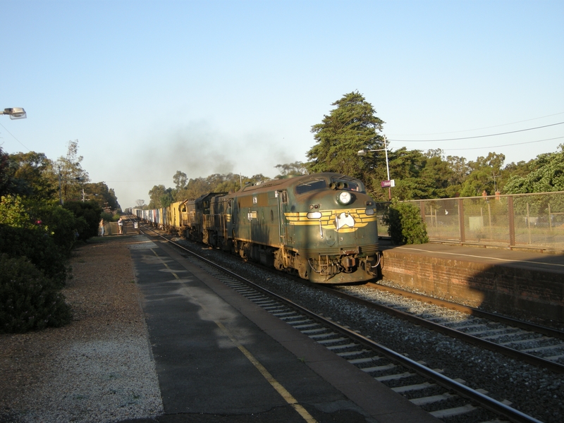 137506: Tallarook 9306 Up Freight from Tocumwal A 73 P 20 X 41
