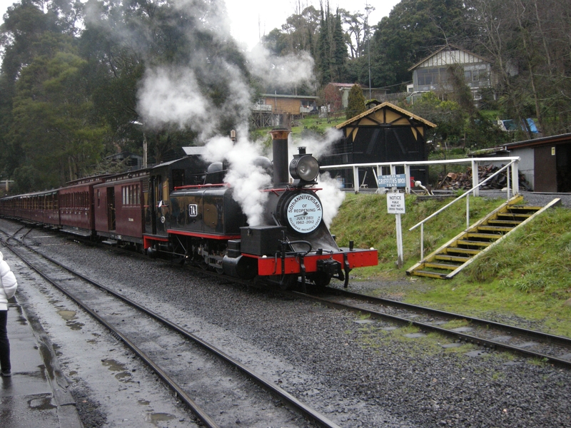 137603: Belgrave 50th Anniversary Special to Menzies Creek 14A (with 7A's plates),