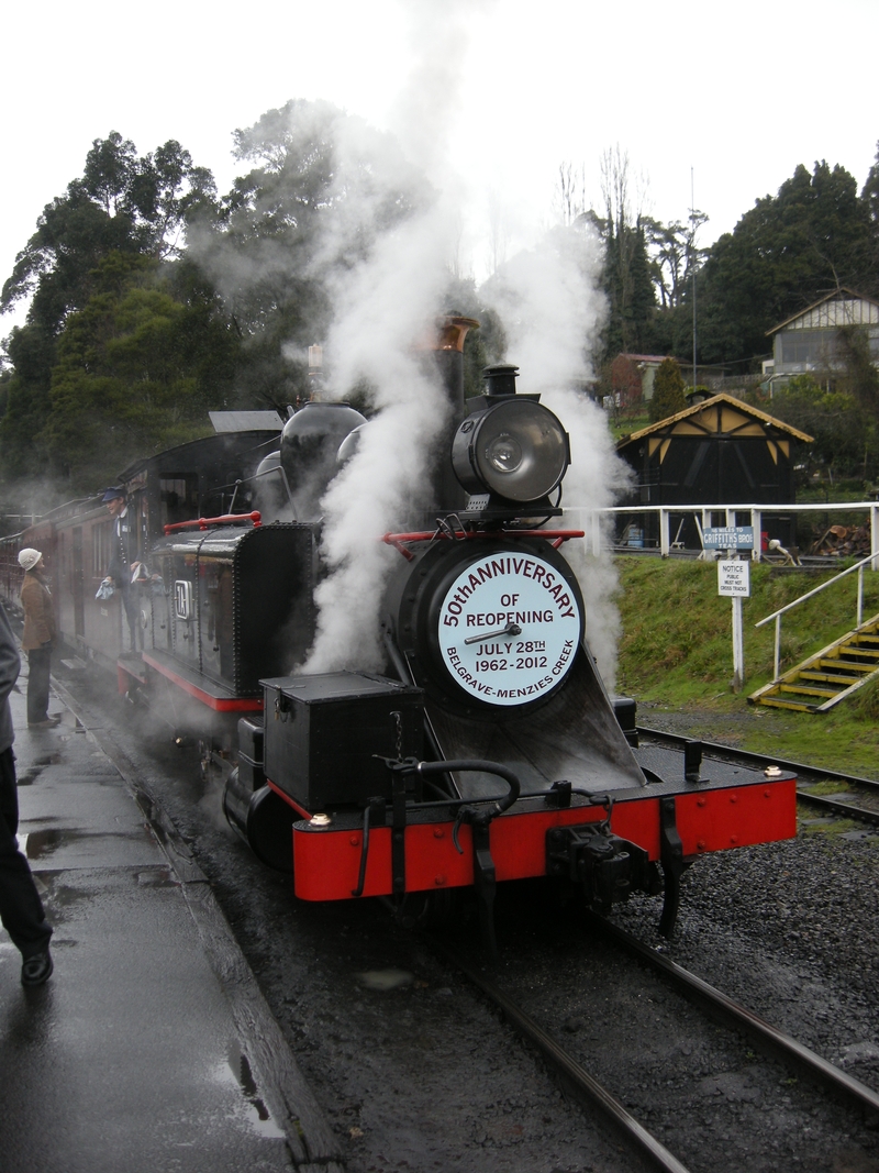 137606: Belgrave 50th Anniversary Special to Menzies Creek 14A (with 7A's plates),