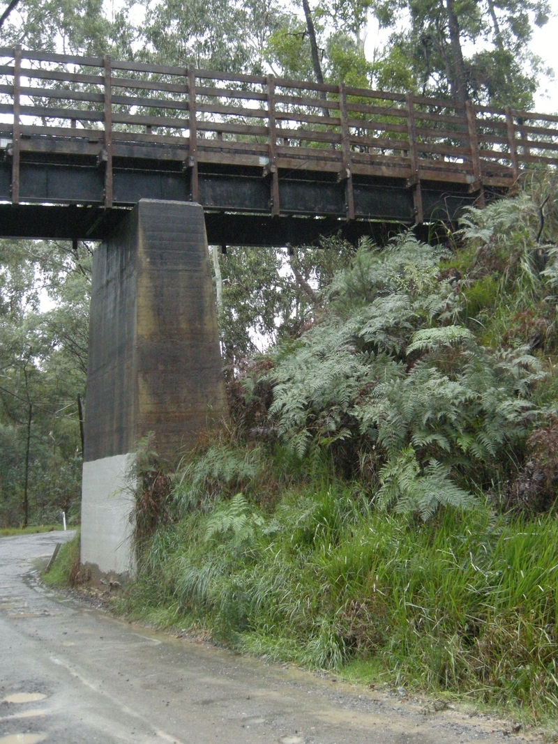137658: Warburton Rail Trail 3 km East of Mount Evelyn Bridge over Bailey Road looking South