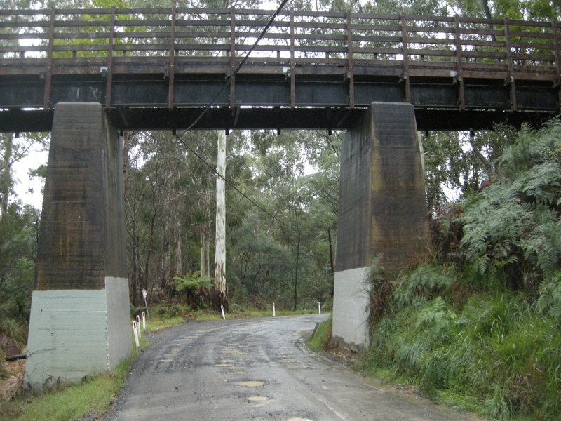 137659: Warburton Rail Trail 3 km East of Mount Evelyn Bridge over Bailey Road looking South