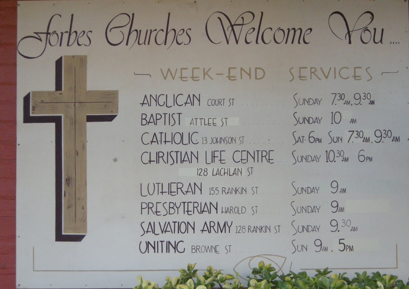 201535: Forbes Churches sign at railway station