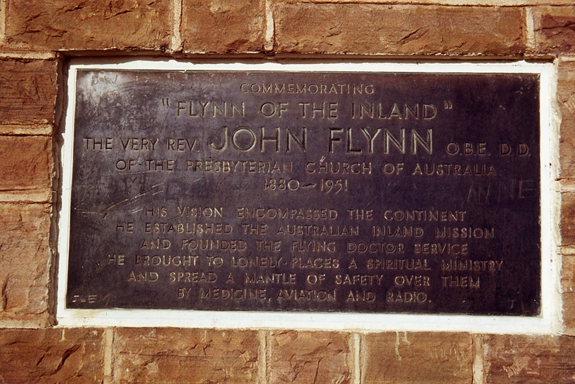 400134: Three Ways NT Plaque on John Flynn Memorial