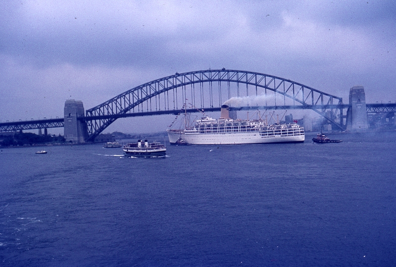 400227: Sydney Harbour NSW P & O 'Himalaya' Ferries and Tugs