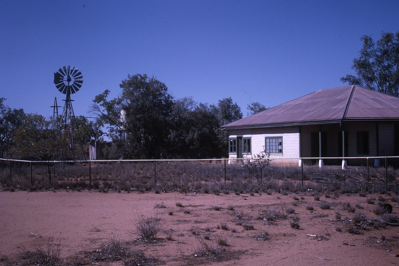 400292: Nimingarra WA Abandoned homestead