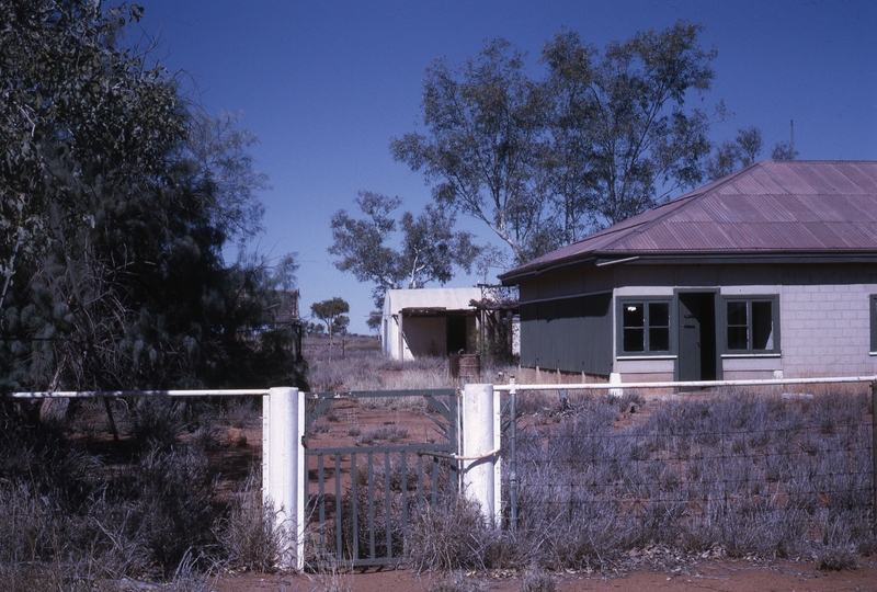 400293: Nimingarra WA Abandoned homestead