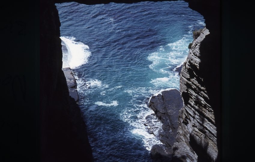 400340: Eaglehawk Neck Tasmania Tasman's Arch