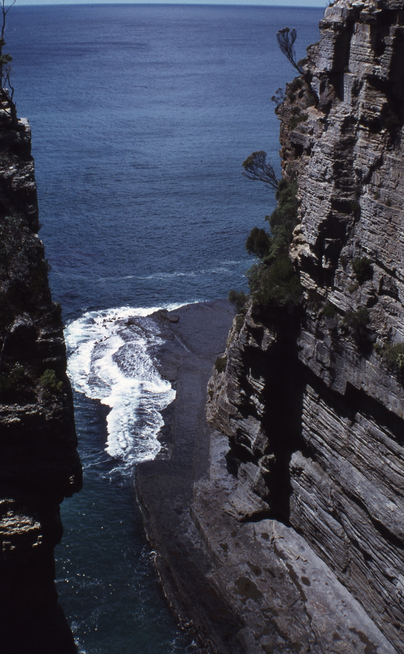 400341: Eaglehawk Neck Tasmania near Tasman's Arch