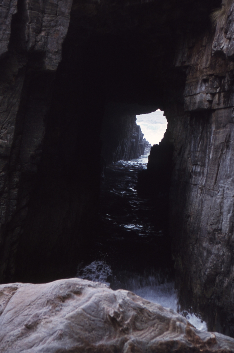 400351: Remarkable Cave near Port Arthur Tasmania