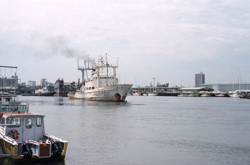 400632: Yarra downstream from Charles Grimes Bridge Chinese Tug preparing for voyage to take A J Wagglen to China (later lost at sea), Photo Michael Venn