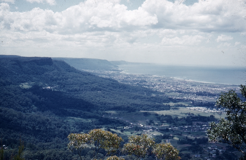 400664: Mount Keira Lookout NSW View looking North