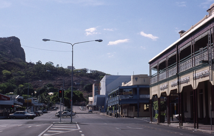 400902: Townsville Qld Blackwood Street and Great Northern Hotel