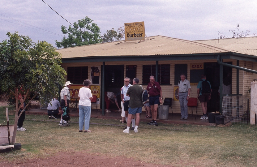 400905: Duchess Qld Hotel and members of Sunsteam tour party