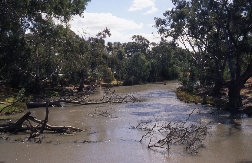 400977: Jerilderie NSW Billabong Creek looking West from footbridge to Miniature railway