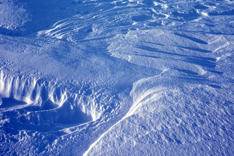 401250: Lansdowne Edmonton AB Canada Windblown snow
