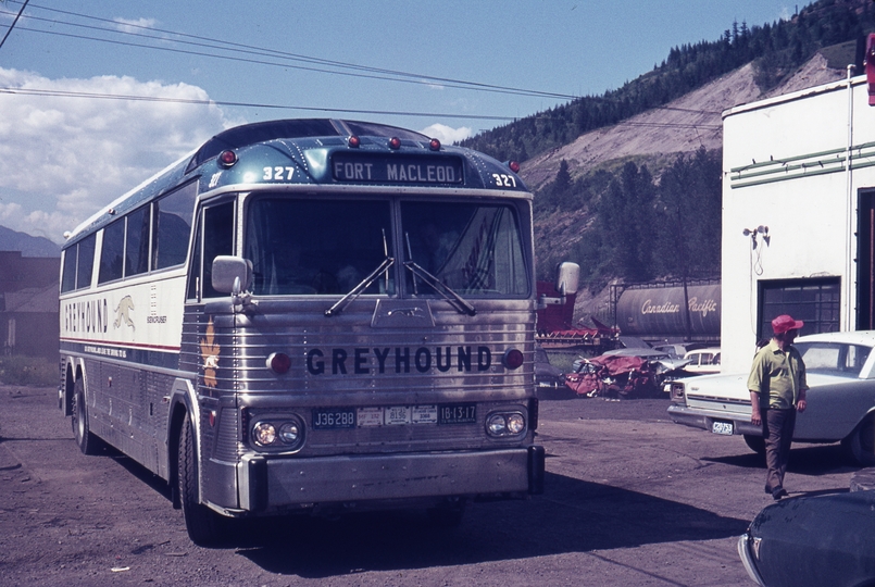 401305: Natal BC Canada Eastbound Greyhound Bus No 327