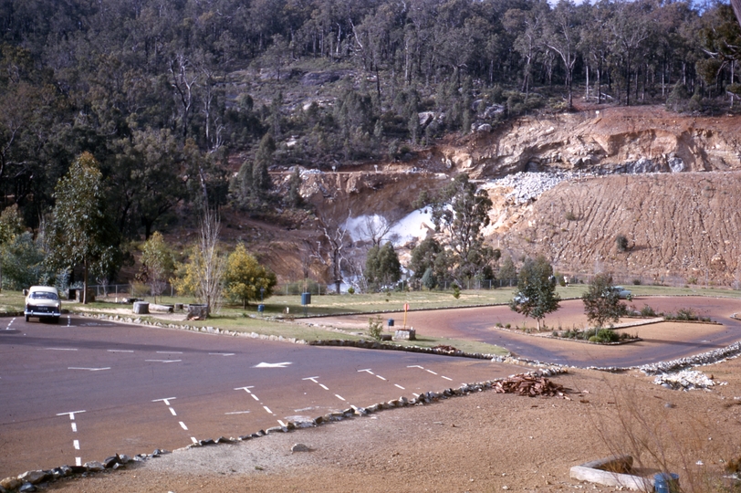 401656: Serpentine Dam Western Australia Car Park Photo Wendy Langford