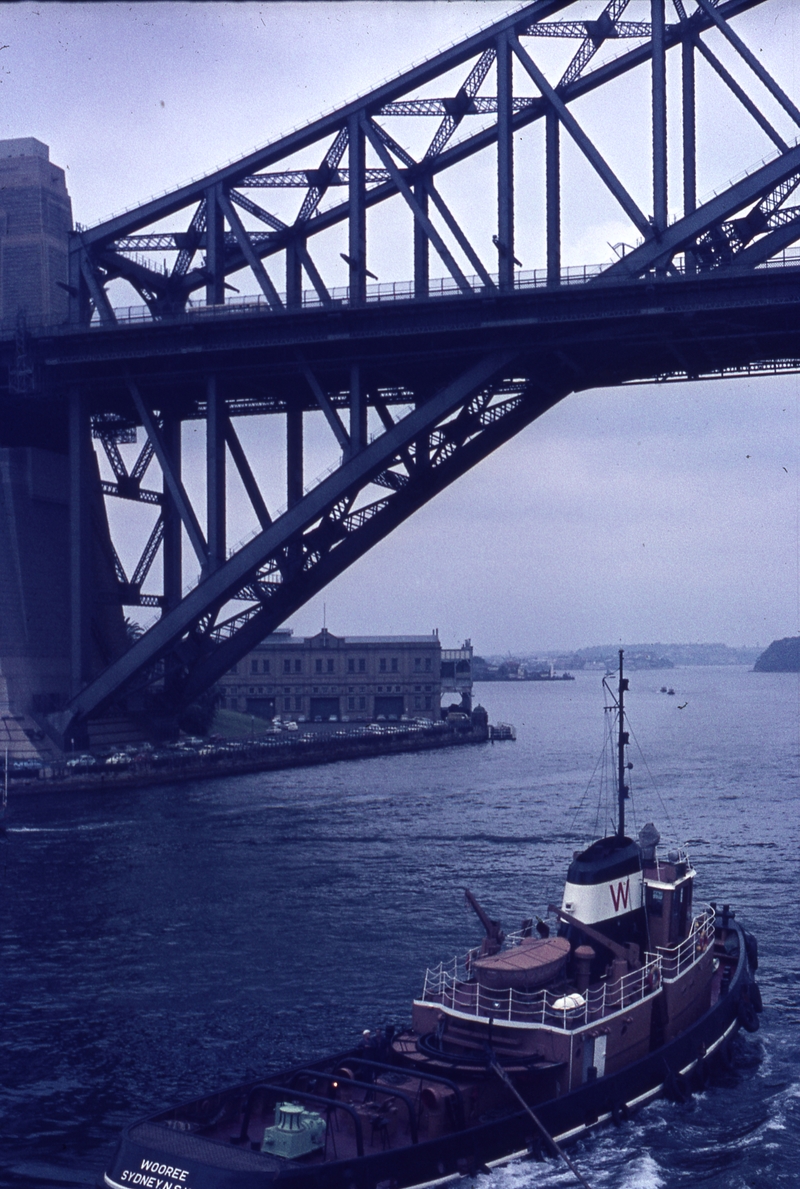 401770: Circular Quay New South Wales Tug 'Woree' assisting departure of RMS 'Canberra' Photo Wendy Langford