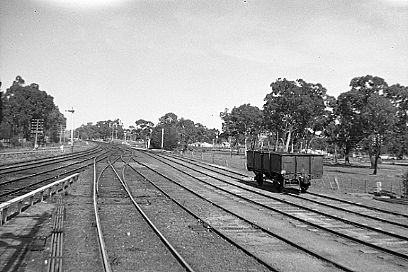 Weston Langford133609: Mangalore looking towards Melbourne from centre ...