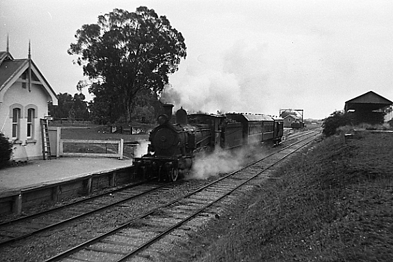 Weston Langford133706: Corowa Up Mixed to Culcairn 30T Class