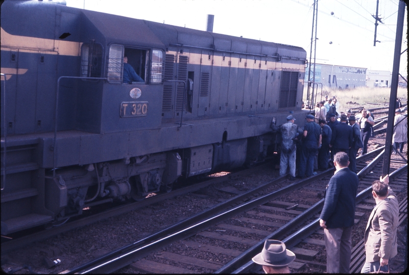 100018: Newport - T 320 derailment at Melbourne End