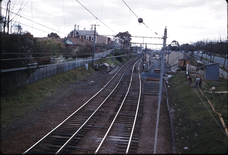 100054: Elsternwick Down end of deviation looking up