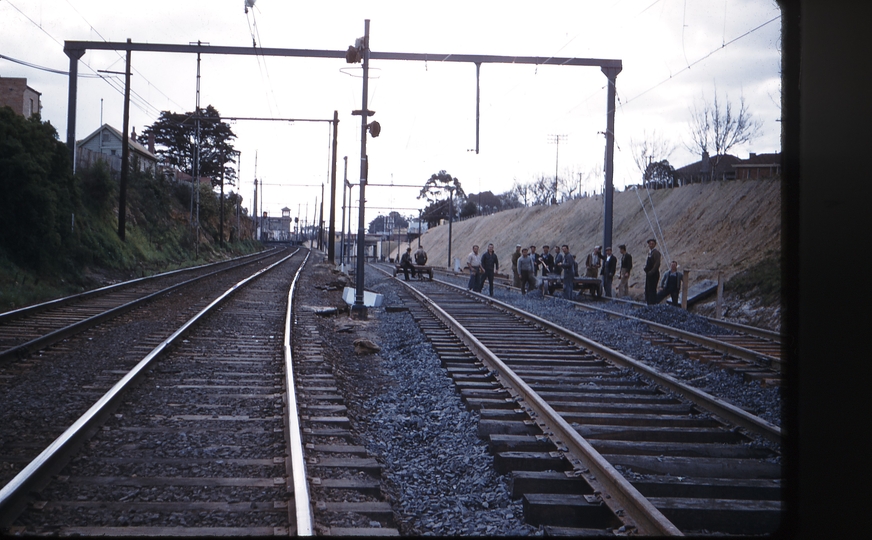 100055: Elsternwick - - Down end of deviation looking up