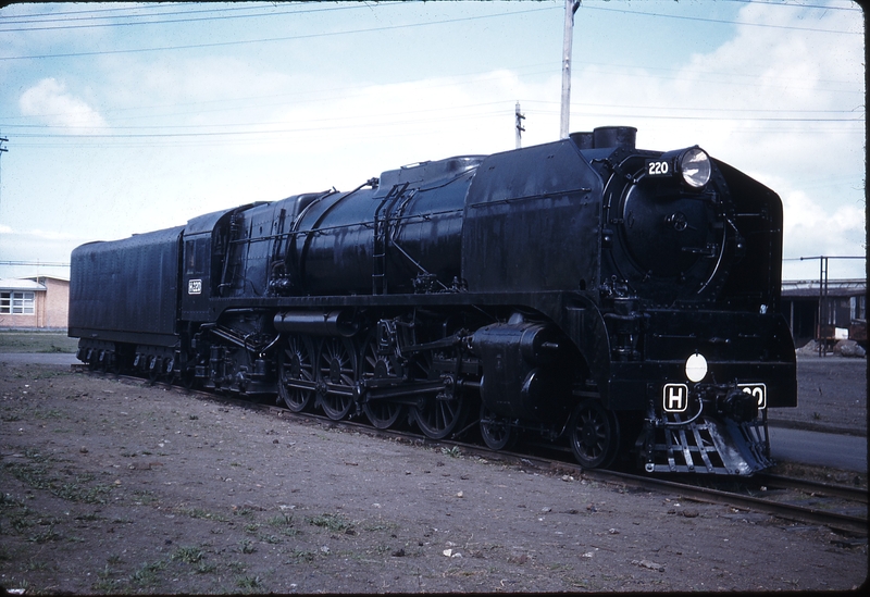 100086: Newport Workshops Preserved H 220 Heavy Harry