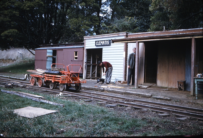 100159: Clematis Station Buildings 6 NC Casey Jones trolley and one ton trailer Left John Hearsch