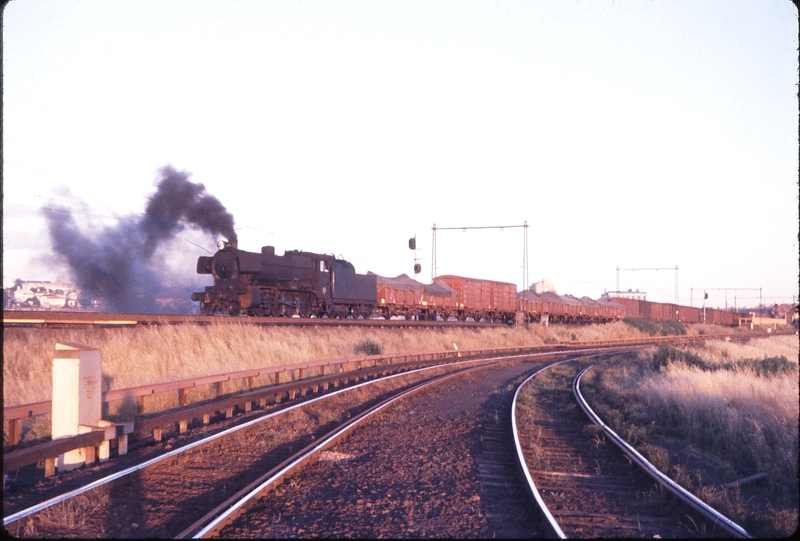 100204: South Kensington 5:45pm Bendigo Goods C 1