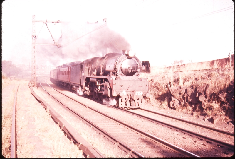 100218: Footscray opposite Angliss Siding 6:00pm Swan Hill Passenger R 724