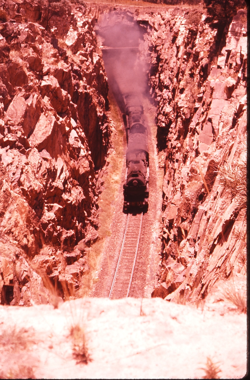 100301: Bethungra Spiral Up Riverina Express 3635 3823 Looking down between tunnels